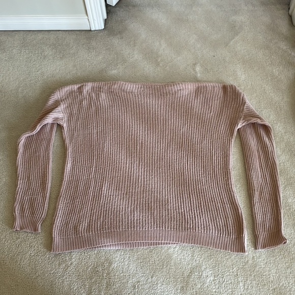 Brandy Melville summer knit sweater in rose pink - Picture 3 of 10